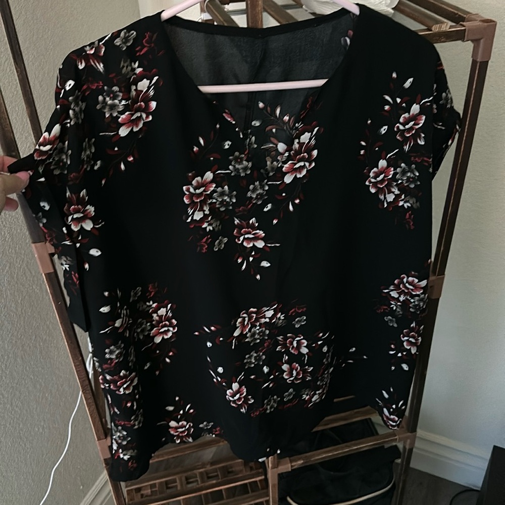 Black floral v neck blouse